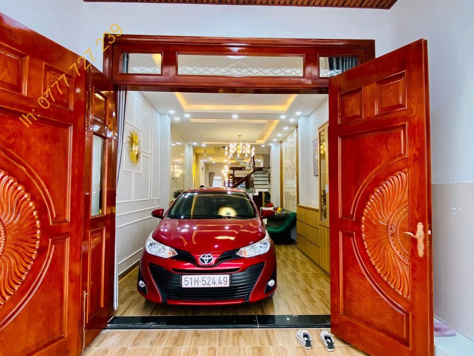 Bán nhà đối diện mecerdes Quang Trung, p8 Gò vấp 4x20 1 Trệt + 3 Lầu 4 PN, 5WC