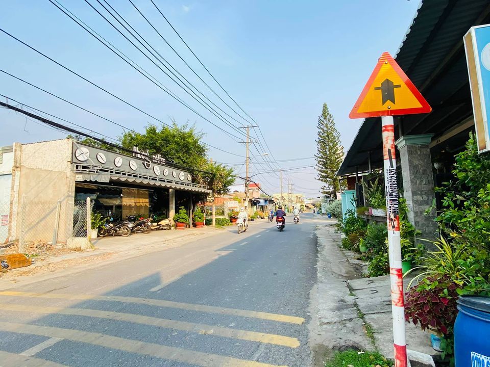 Bán đất đẹp kp3 Thị Trấn Củ Chi Vị trí mặt tiền đường nhựa số 35 Xung quanh tiện ích không thiếu gì