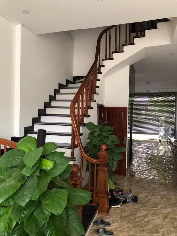 BÁN NHÀ LIỀN KỀ KHU ĐÔ THỊ VĂN PHÚ HÀ ĐÔNG , GIÁ 13.5 TỶ Diện tích : 97 m2 x 5 tầng x 5 m mặt tiền.
