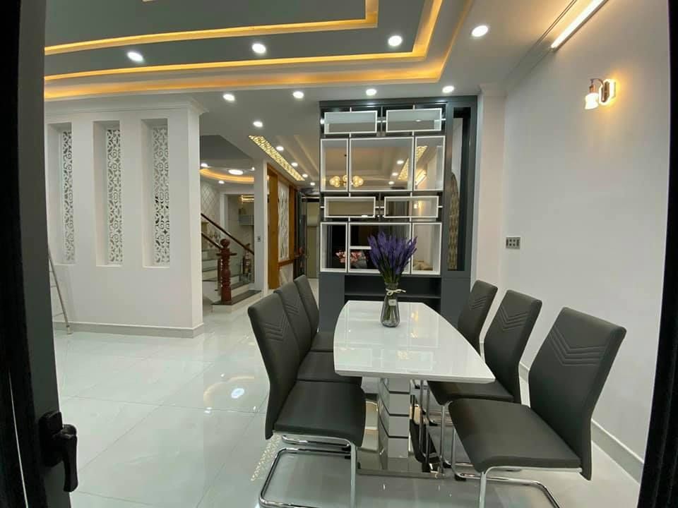 Bán nhà mới hoàn thiện kiểu biệt thự tân cổ điển tại Khu Cafe Omely đường Đào Tông Nguyên Phú Xuân