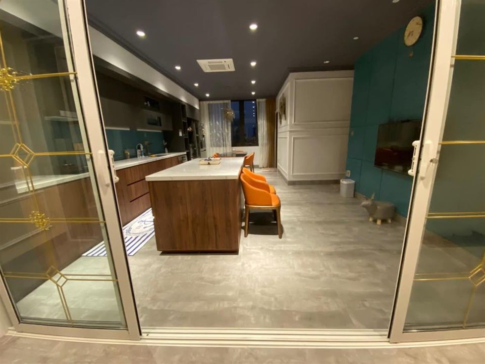 Siêu phẩm 50m2 Nguyễn Văn Cừ Long Biên Gara Ô tô 7 chỗ Thang máy chỉ nhỉnh 5 tỷ Nhà xây mới