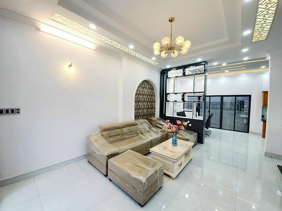 Bán nhà mới hoàn thiện kiểu biệt thự tân cổ điển tại Khu Cafe Omely đường Đào Tông Nguyên Phú Xuân