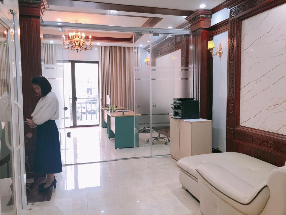 BIỆT THỰ ĐẲNG CẤP PHỐ NGUYỄN CHÍ THANH VIEW CÔNG VIÊN VỈA HÈ CHIM BAY, Ô TÔ TRÁNH, THANG MÁY