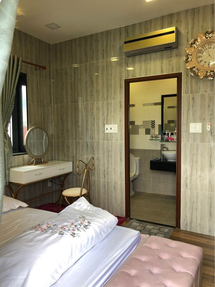 Chính chủ gửi bán BIỆT THỰ siêu VIEW ĐẸP RẺ ngay trung tâm p8 Đà lạt Với dt 200m2