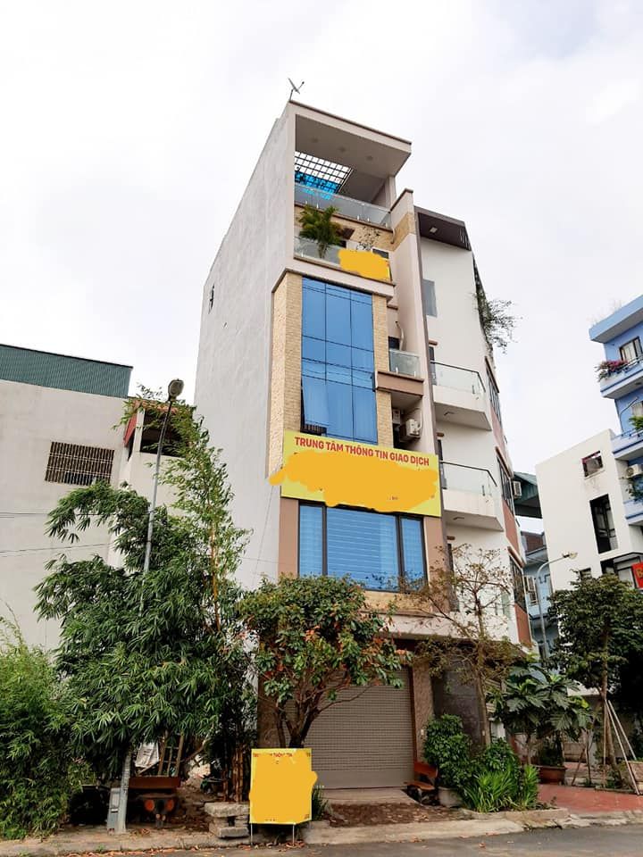 Bán nhà phố Bà Triệu, Hà Đông. Thuộc vị trí đẹp nhất của con phố này, khu vực cực kì sầm uất.