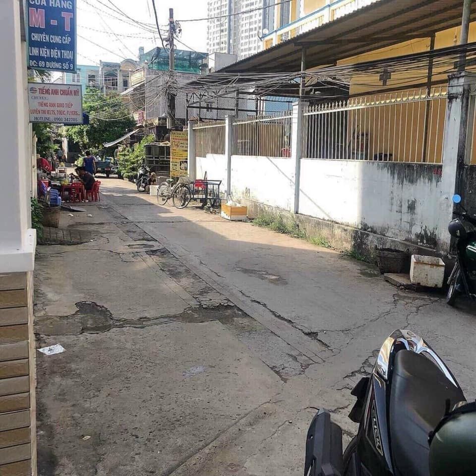 Nhà bán mặt tiền nội bộ Đường số 9 P4 Q8 Diện Tích 3,75 m x 15 m Giá 6,6 tỷ