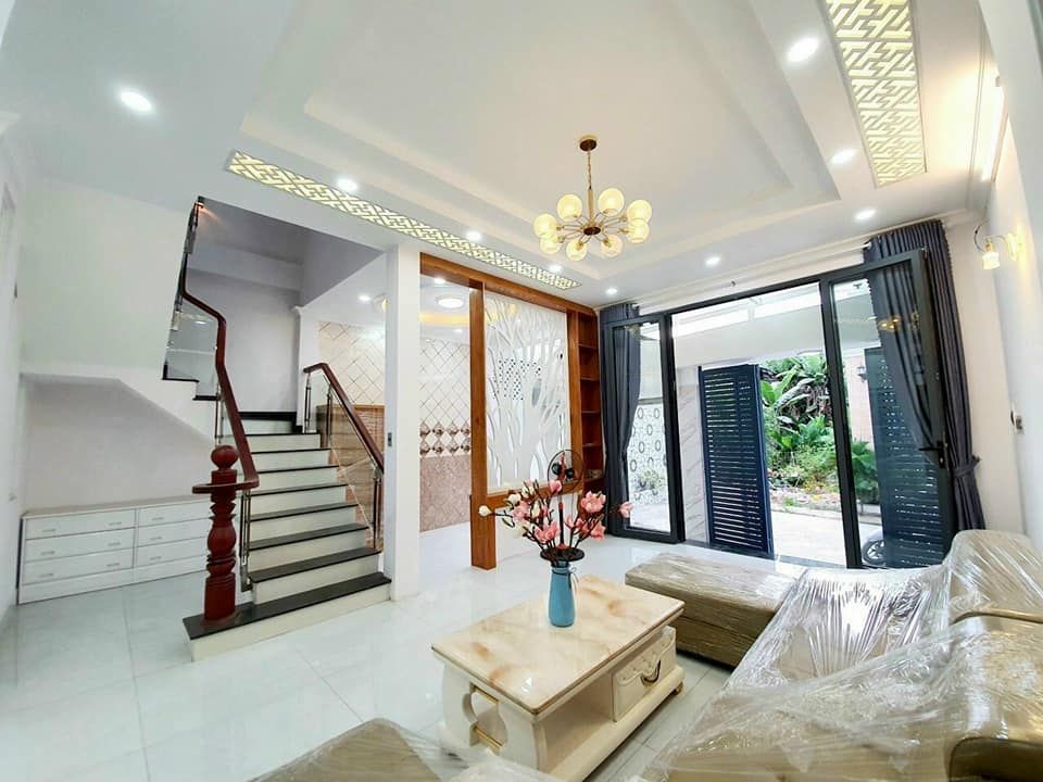 Bán nhà mới hoàn thiện kiểu biệt thự tân cổ điển tại Khu Cafe Omely đường Đào Tông Nguyên Phú Xuân