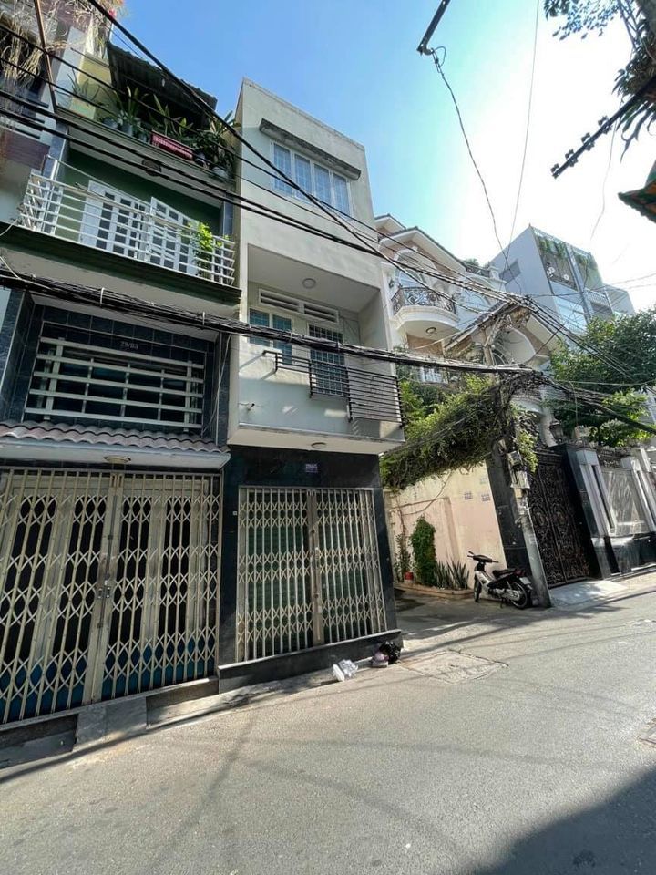 Bán Nhà MẶT TIỀN Đoàn Thị Điểm, P1, Phú Nhuận Đang cho Thuê 10 Triệu/ tháng 2,6m x 5m