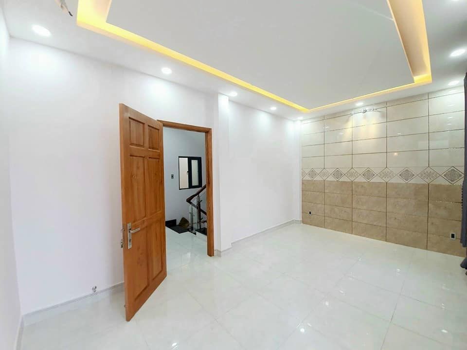 Bán nhà mới hoàn thiện kiểu biệt thự tân cổ điển tại Khu Cafe Omely đường Đào Tông Nguyên Phú Xuân