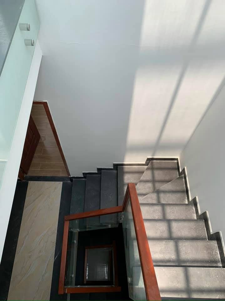 nhà cần bán đường Tuy Lý Vương F12 Q8 diện tích 3m x 13m ,nhà đập phá xây mới hết