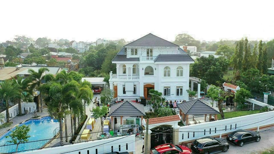 Bán Siêu biệt thự 3 mặt tiền Hóc Môn Dt 1.056 m2 ( 33m x 33m x33m ) Có 300 m2 đất ở