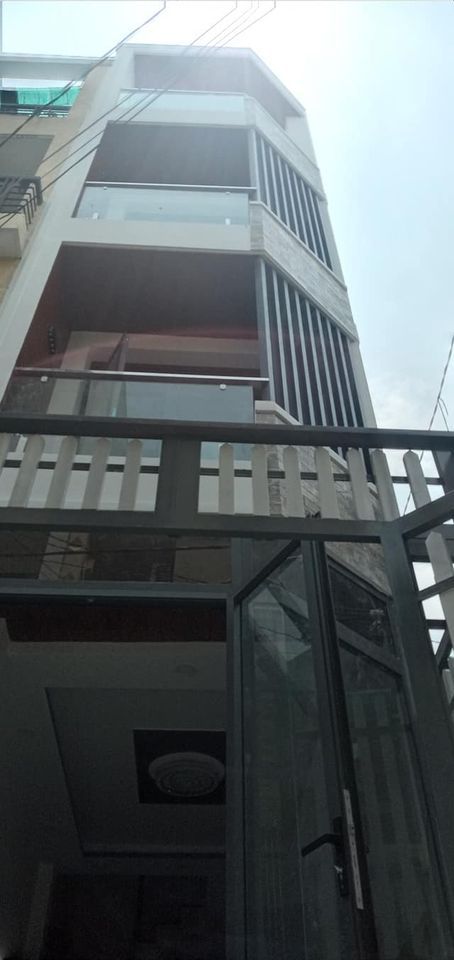 nhà cần bán đường Tuy Lý Vương F12 Q8 diện tích 3m x 13m ,nhà đập phá xây mới hết