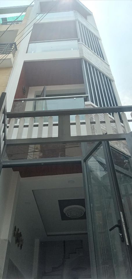 nhà cần bán đường Tuy Lý Vương F12 Q8 diện tích 3m x 13m ,nhà đập phá xây mới hết