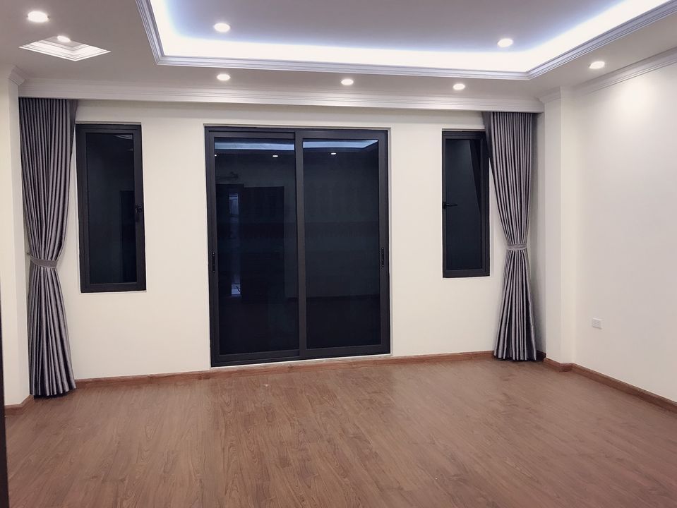 BÁN TÒA NHÀ VĂN PHÒNG XÂY MỚI 7 TẦNG- 45M2 -PHỐ TRUNG KÍNH - CẦU GIẤY OTO VÀO NHÀ - KINH DOANH ĐỈNH