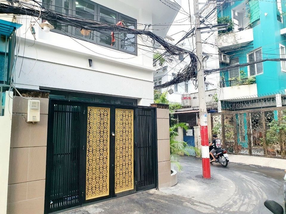 Bán Nhà Kiểu biệt Thự Góc 2 MT , OTO vào nhà, Hoàng Hoa Thám, P5 Phú Nhuận