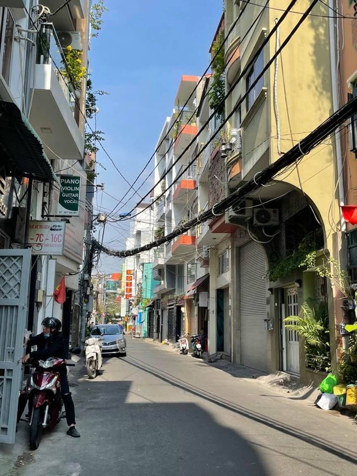 Bán Nhà MẶT TIỀN Đoàn Thị Điểm, P1, Phú Nhuận Đang cho Thuê 10 Triệu/ tháng 2,6m x 5m