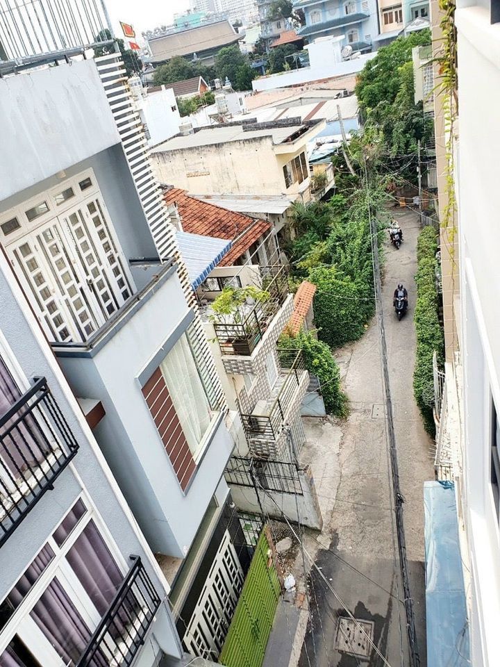 Bán Nhà Kiểu biệt Thự Góc 2 MT , OTO vào nhà, Hoàng Hoa Thám, P5 Phú Nhuận