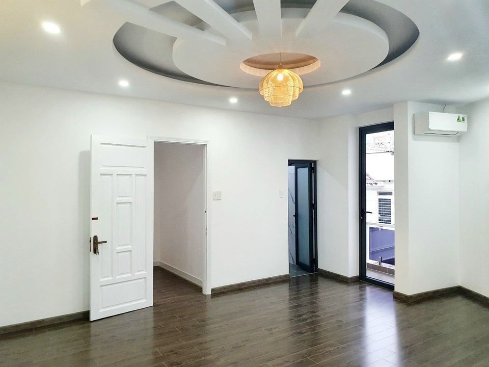 Bán Nhà Kiểu biệt Thự Góc 2 MT , OTO vào nhà, Hoàng Hoa Thám, P5 Phú Nhuận