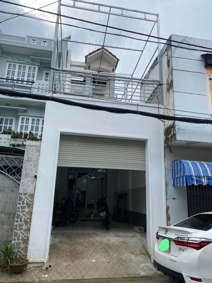 Chủ kẹt cần bán gấp căn MT nội bộ Lê công phép quận bình tân DT 4 x 25 CN 92m2