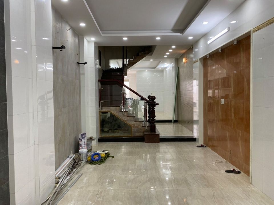 Chủ kẹt cần bán gấp căn MT nội bộ Lê công phép quận bình tân DT 4 x 25 CN 92m2