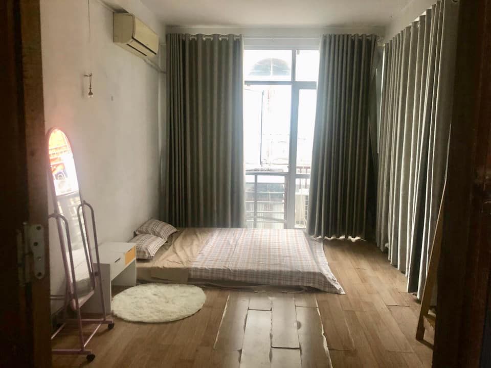 Chính chủ cho thuê phòng tầng 4 Địa chỉ: 134 Ngõ Thái Thịnh 1 Nội thất : Nóng lạnh, điều hoà
