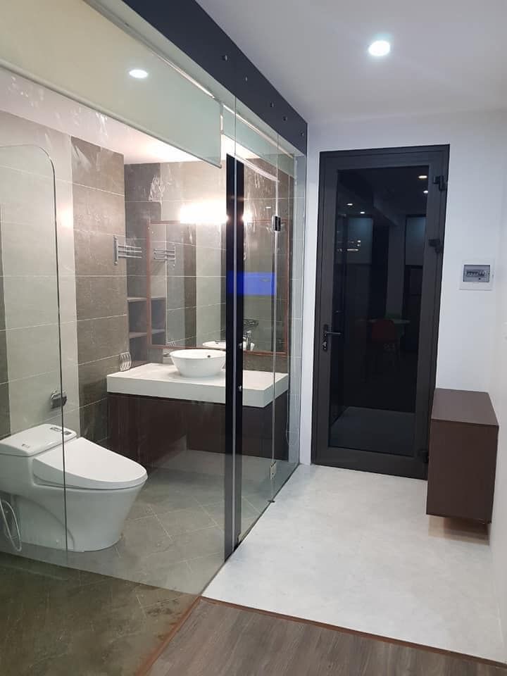 Sở hữu nhà vị trí đẹp Lạc Long Quân 150m2, mặt tiền 8.8m, giá ngon bổ rẻ Nhà vị trí cực kì đẹp