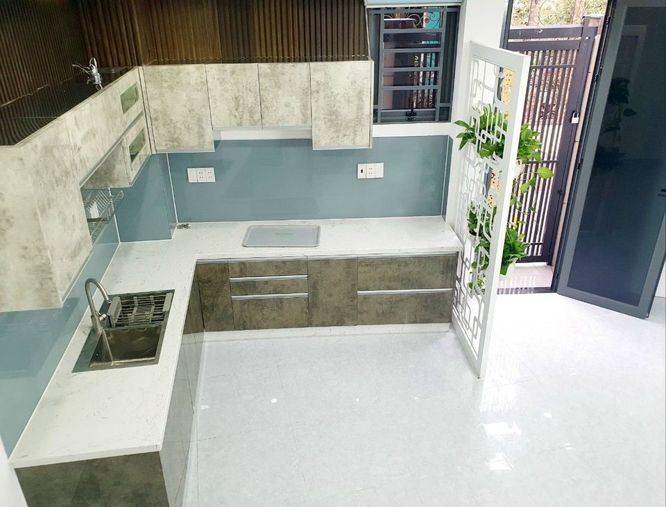 Bán Nhà Kiểu biệt Thự Góc 2 MT , OTO vào nhà, Hoàng Hoa Thám, P5 Phú Nhuận