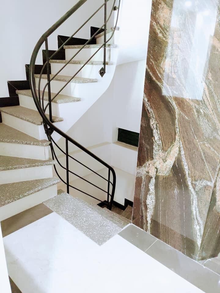 BÁN NHÀ THÁI HÀ ĐỐNG ĐA Diện tích 88m2 * 8 Tầng Thang Máy Căn nhà với mặt tiền rộng