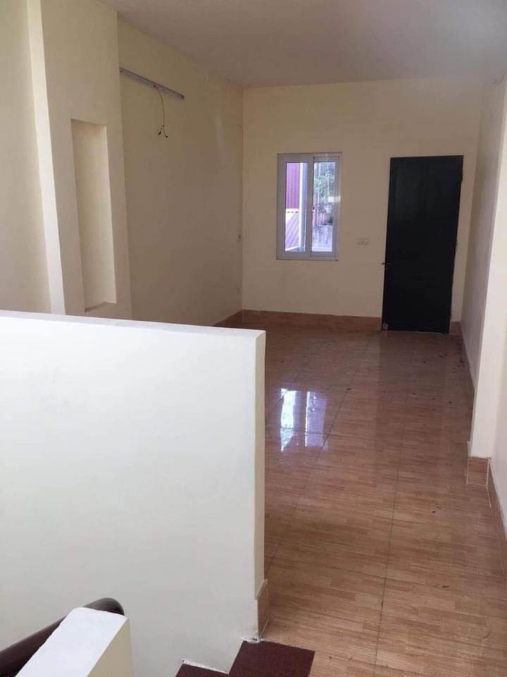 Nhà mới ở ngay Trung Tâm Quận HBT 3,8 tỷ 36m2, 4 tầng Mỗi tầng 1 phòng + WC Nhà mặt ngõ rộng