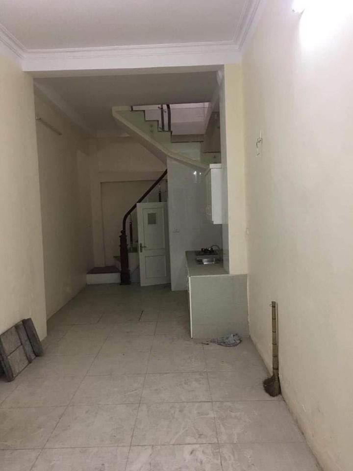 Nhà mới ở ngay Trung Tâm Quận HBT 3,8 tỷ 36m2, 4 tầng Mỗi tầng 1 phòng + WC Nhà mặt ngõ rộng