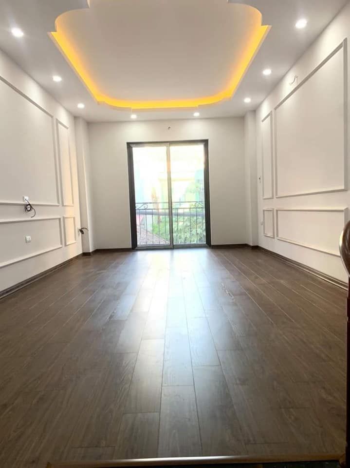Bán Nhà Mặt Phố phùng khoang xây dựng 4 tầng , nhà cũ , chủ xác định bán đất