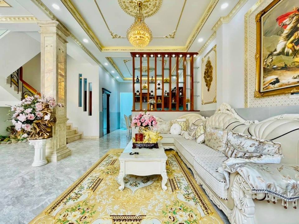 BÁN BIỆT THỰ QUẬN 12 ,KHUÔN VIÊN RỘNG 163m2 DT 8 x 13m kết câu 1 trệt 3 lầu 6 phòng ngủ