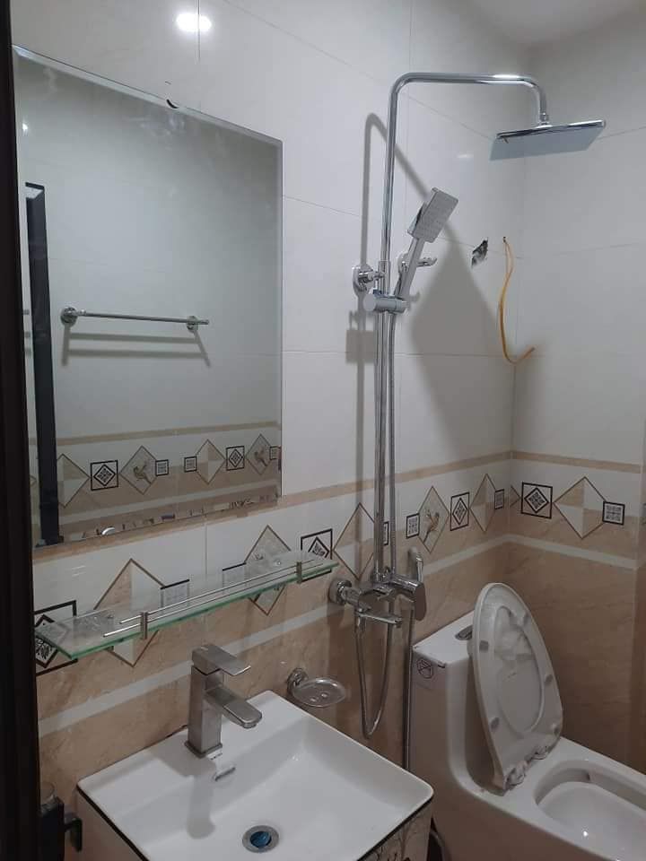Bán Nhà Mặt Phố phùng khoang xây dựng 4 tầng , nhà cũ , chủ xác định bán đất