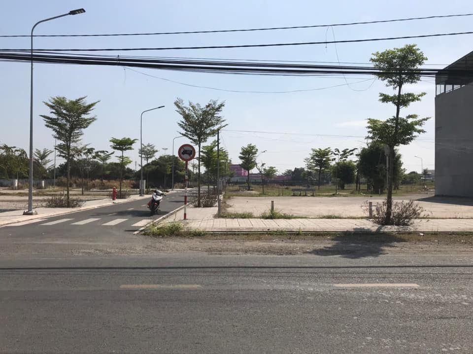 Chính chủ bán cắt lỗ lô đất ngay KDC đường Trần Văn Chẩm, Củ Chi. Mã lô B14 đường lộ nhựa QH 13m