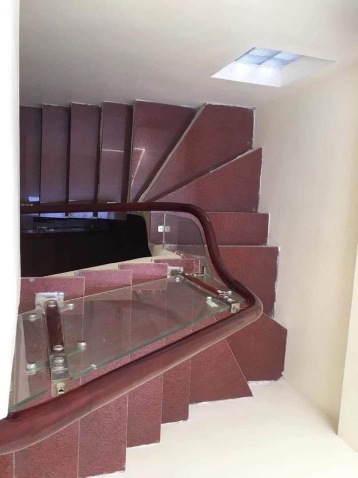 Nhà mới ở ngay Trung Tâm Quận HBT 3,8 tỷ 36m2, 4 tầng Mỗi tầng 1 phòng + WC Nhà mặt ngõ rộng