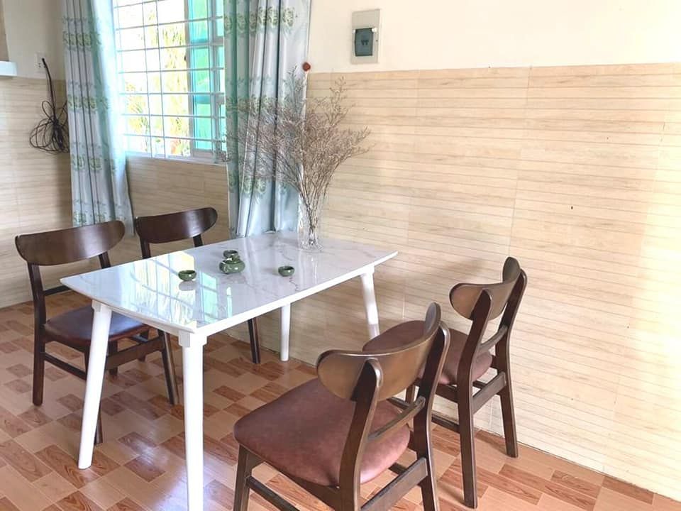Cho thuê nhà nguyên căn Khu vực Phú Nhuận Bến Tre Diện tích 144m2 Đường lộ 4-5m, có camera