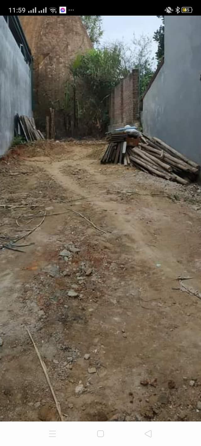 cần bán đất khu vực tổ 16 phường Minh Khai, gần đối diện Bộ CHQS tỉnh, qua cầu Phà 80m. DT 130m