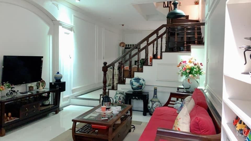 BÁN NHÀ TRUNG TÂM NHẤT QUẬN ĐỐNG ĐA Ô TÔ ĐỖ CỬA TẶNG TOÀN BỘ NỘI THẤT