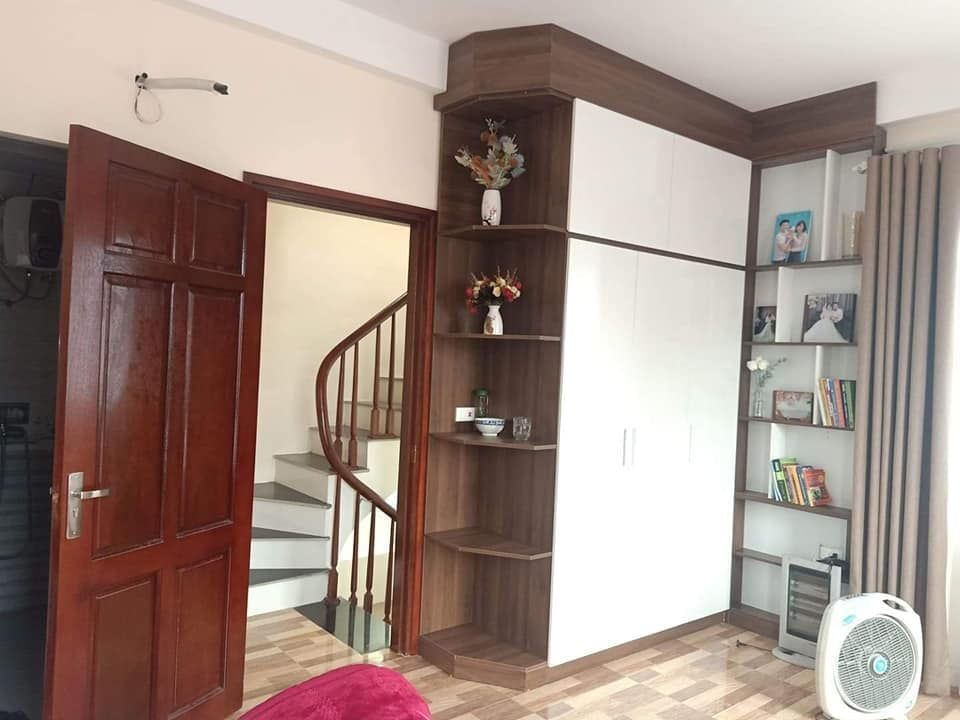 BÁN NHÀ NGUYỄN KHÁNH TOÀN CẦU GIẤY 33Mx5 TẦNG MT 4.5M Ô TÔ CÁCH NHÀ 15M GIÁ NHÍCH 3TỶ