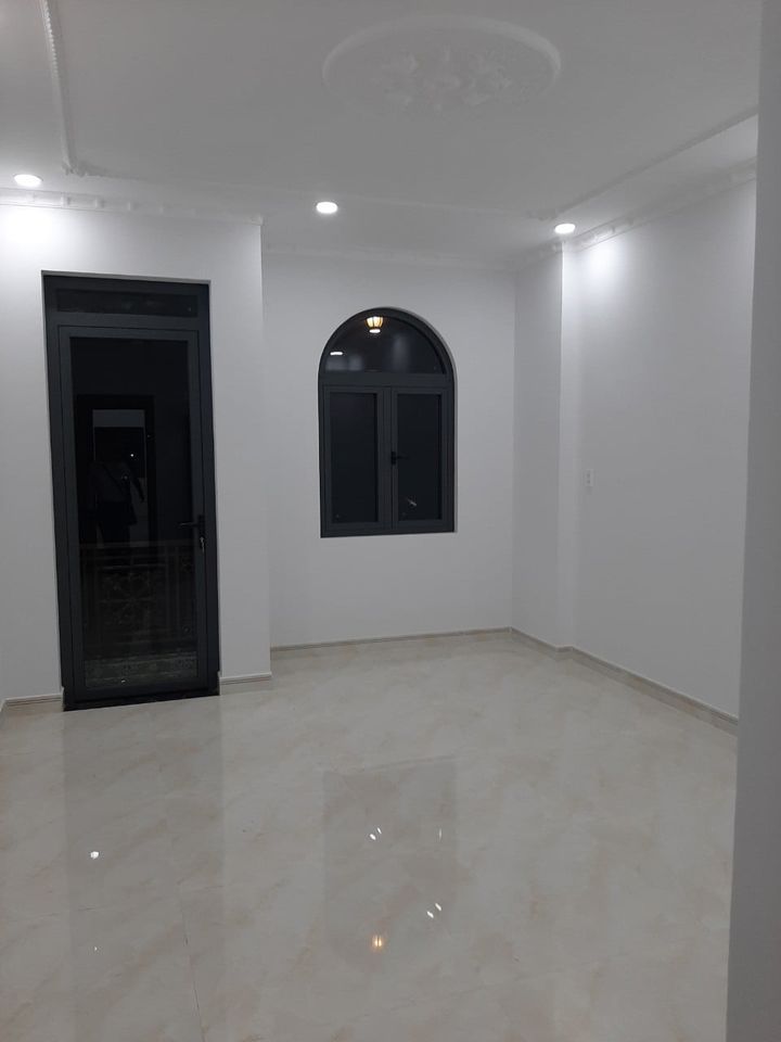 Nhà mới 3 lầu Sân Thượng (5PN,5WC) MT 7m Tọa lạc đường Liên Khu 4-5, Bình Hưng Hòa Bình Tân