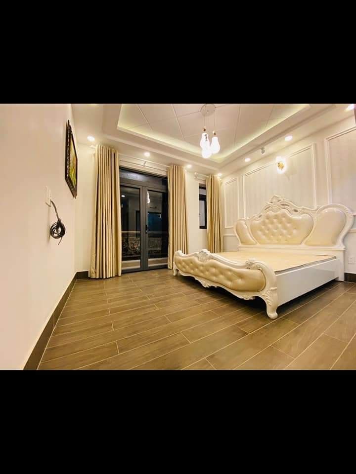 Bán Biệt thự Gò Vấp, gía chỉ 6 tỷ nhỉnh 1 trệt 3 lầu sân thượng, 4pn khép kín, 5 WC