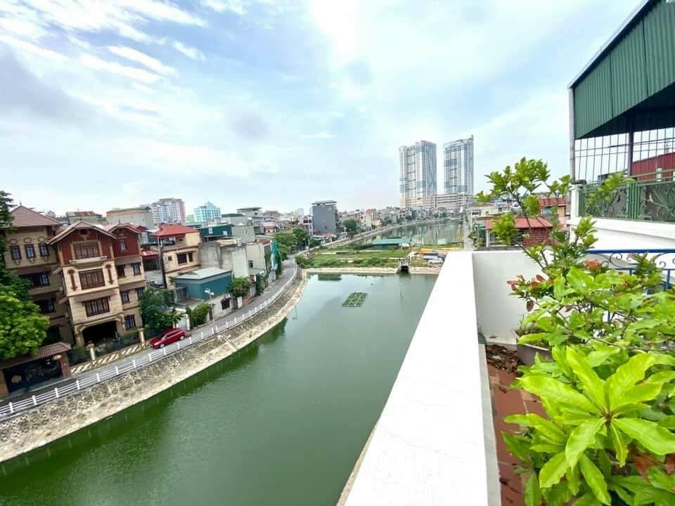 Bán nhà Ngọc Lâm Long Biên view mặt hồ Tai Trâu. Tận hưởng cs trong xanh mát mẻ giữa lòng thủ đô
