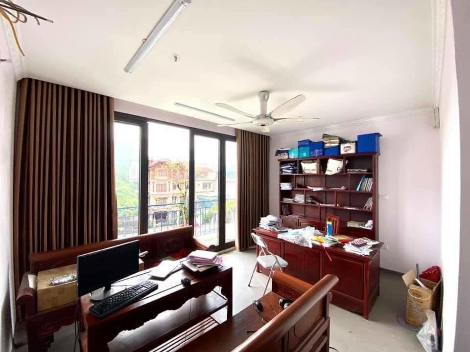 Bán nhà Ngọc Lâm Long Biên view mặt hồ Tai Trâu. Tận hưởng cs trong xanh mát mẻ giữa lòng thủ đô