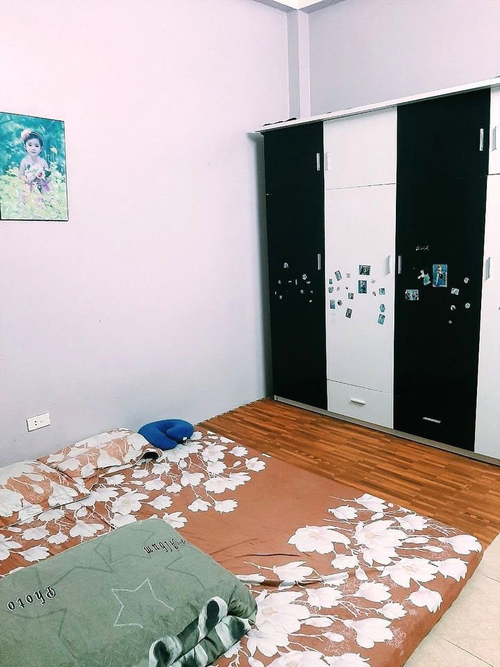 Bán nhà mặt hồ phố Tây Trà, Hoàng Mai, Hà Nội.Diện tích 35m2 x 4 Tầng, Mặt tiền 3.5m.
