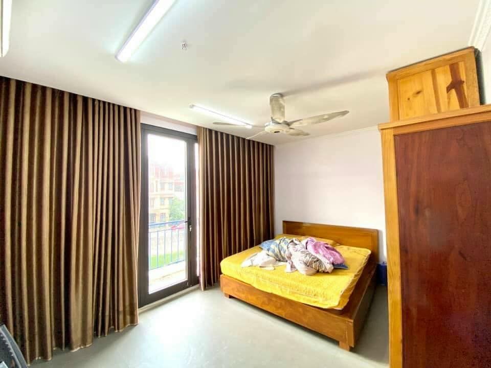 Bán nhà Ngọc Lâm Long Biên view mặt hồ Tai Trâu. Tận hưởng cs trong xanh mát mẻ giữa lòng thủ đô