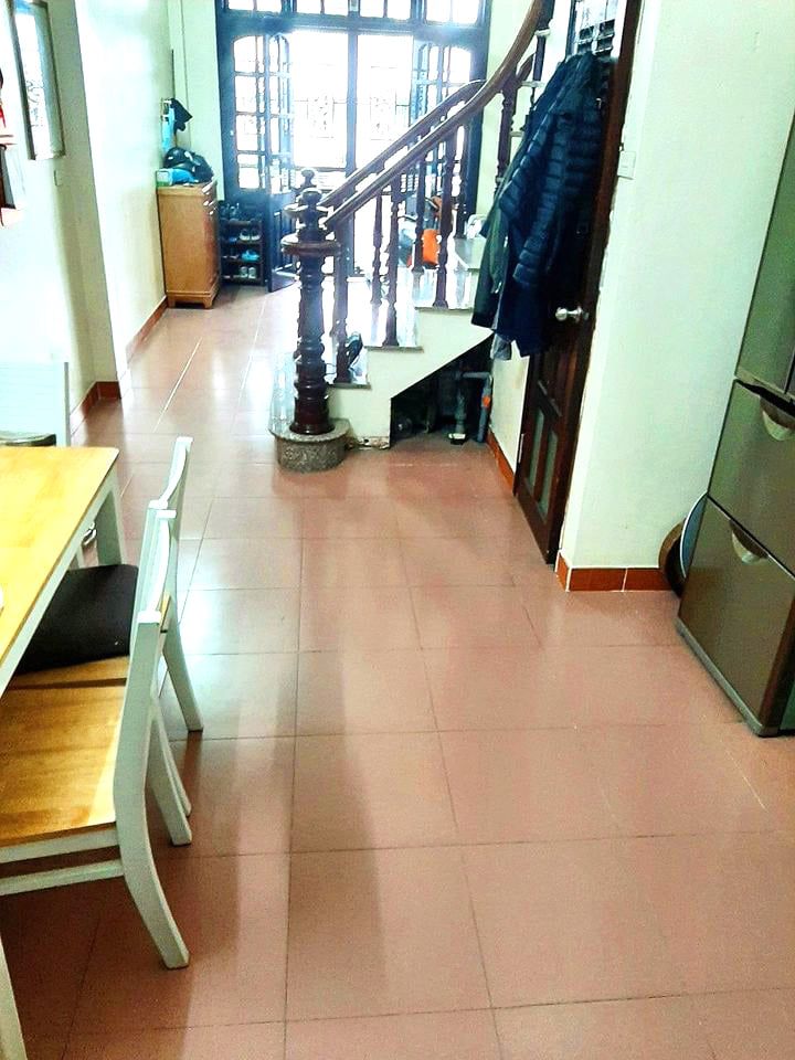 Bán nhà mặt hồ phố Tây Trà, Hoàng Mai, Hà Nội.Diện tích 35m2 x 4 Tầng, Mặt tiền 3.5m.