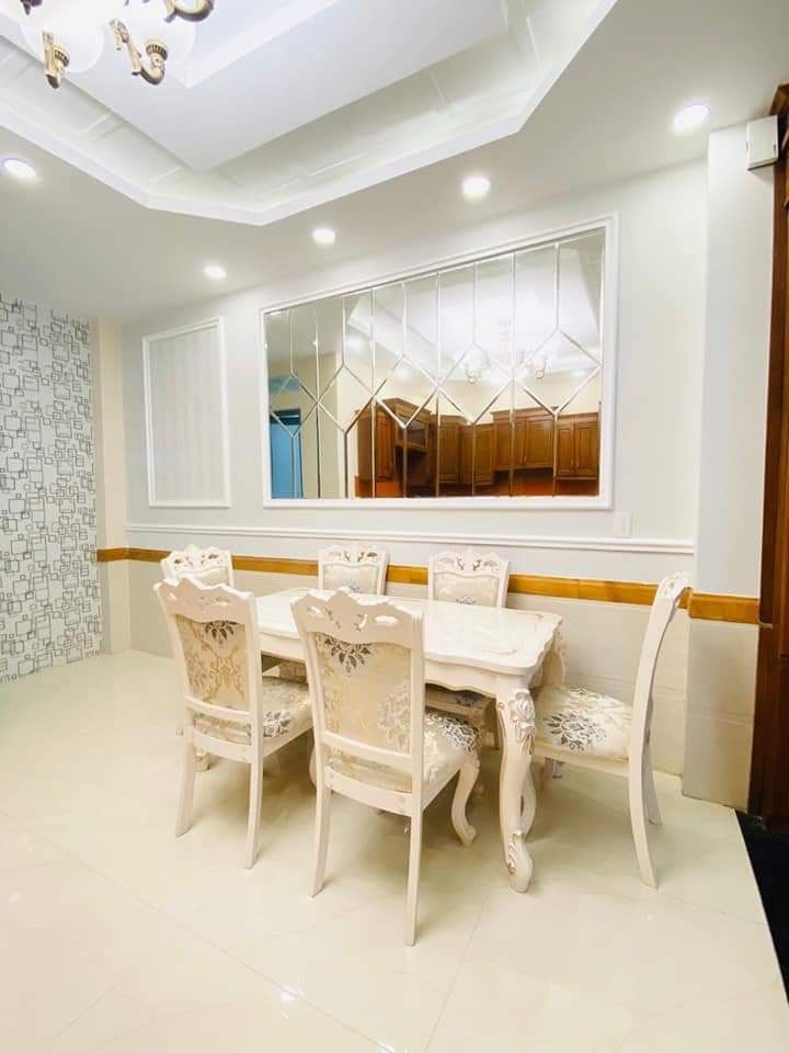 Bán Biệt thự Gò Vấp, gía chỉ 6 tỷ nhỉnh 1 trệt 3 lầu sân thượng, 4pn khép kín, 5 WC