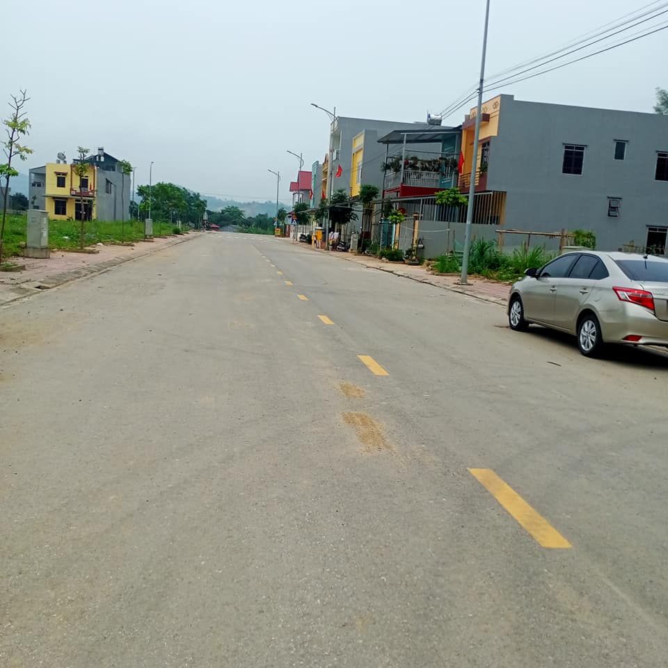 Cần tiền mở rộng kinh doanh nên em vẫn bán bán các lô bên phặc tràng, dương quang, TP bắc kạn
