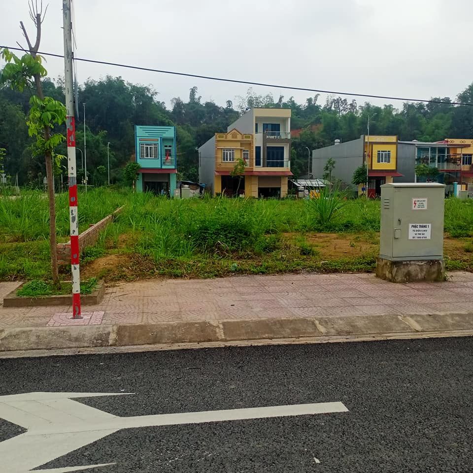 Cần tiền mở rộng kinh doanh nên em vẫn bán bán các lô bên phặc tràng, dương quang, TP bắc kạn