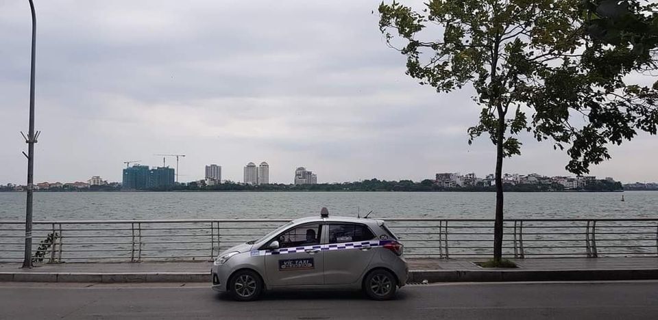 SIÊU PHẨM VIEW HỒ TÂY TÒA NHÀ 10 TẦNG CHO THUÊ CĂN HỘ CAO CẤP VÀI BƯỚC CHÂN RA HỒ TÂY